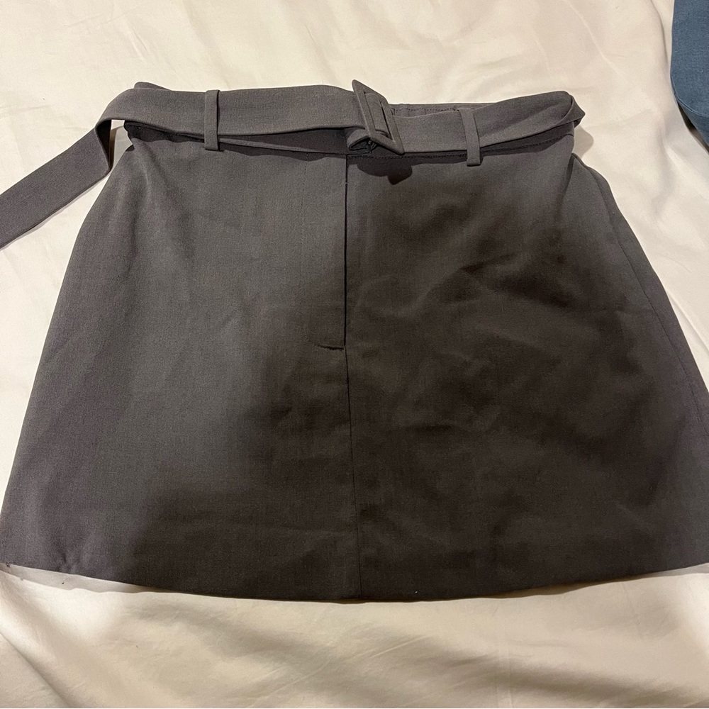 NWT Abercombie Belted Mini Skirt Grey